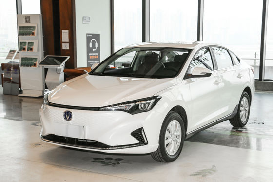 Sitzkompaktes Limousine-Auto Changan Eado EV460 365-405KM Changan EV 5 Tür-5