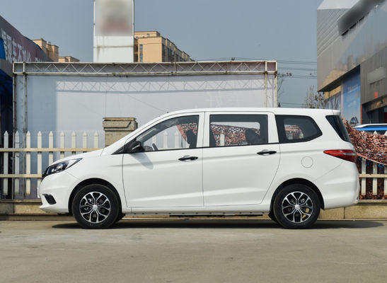 Glatte treibende Sitze MPV-Elektroauto-402KM Changan Auchan A600ev 5