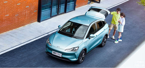 301-401KM Nezha Automobile NETA V Pro-Hozon 5 Türen 5 Sitze