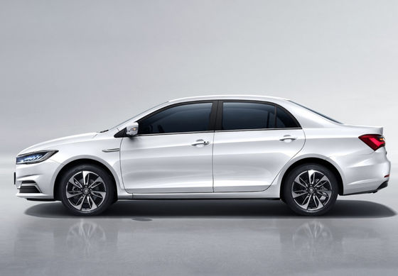 Kompakter Byd Qin Ev Sedan Electric Car 400-450KM 4 Türen 5 Sitze