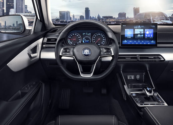 Kompakter Byd Qin Ev Sedan Electric Car 400-450KM 4 Türen 5 Sitze